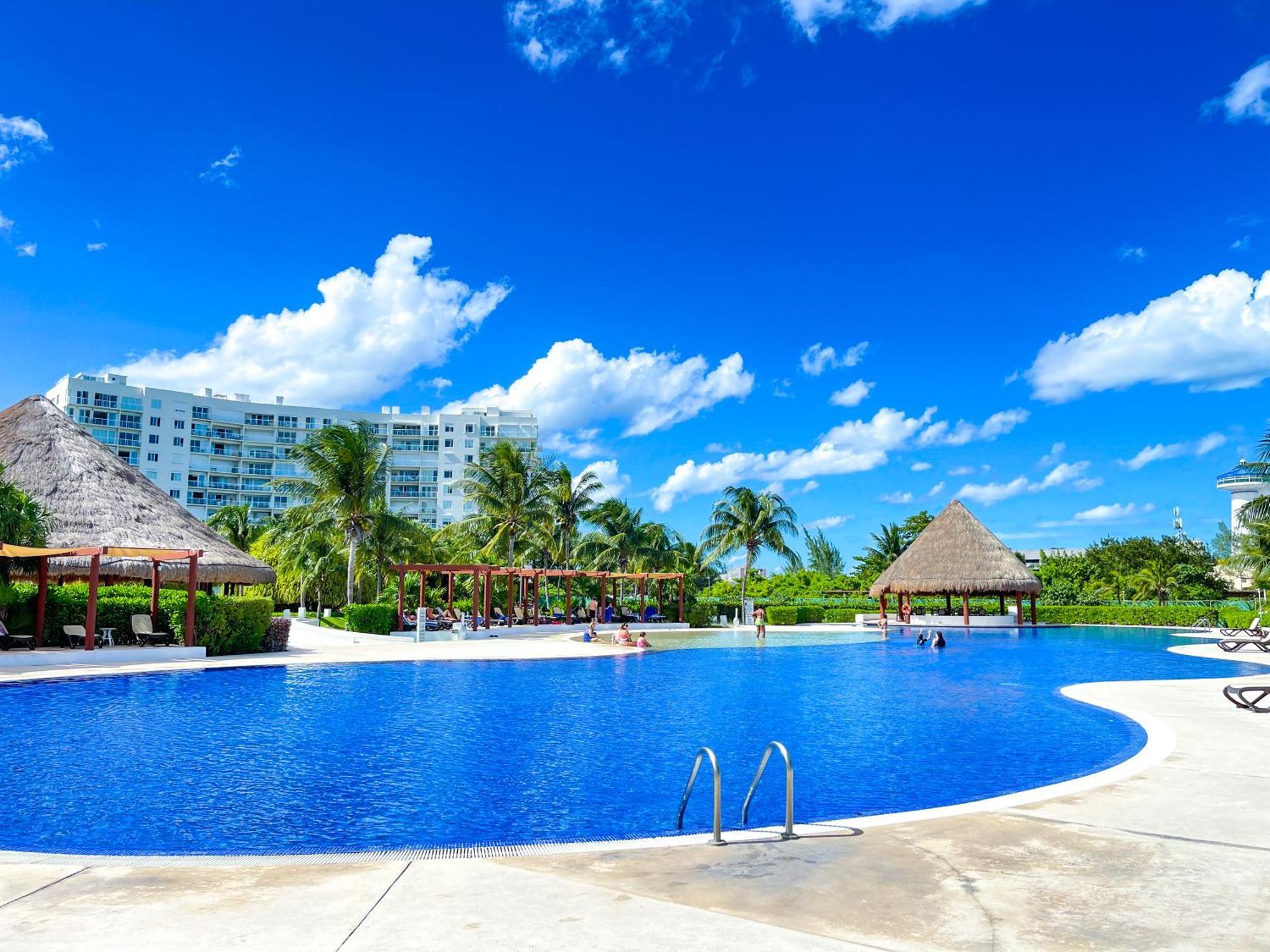 Apartment New Beachfront Luxury