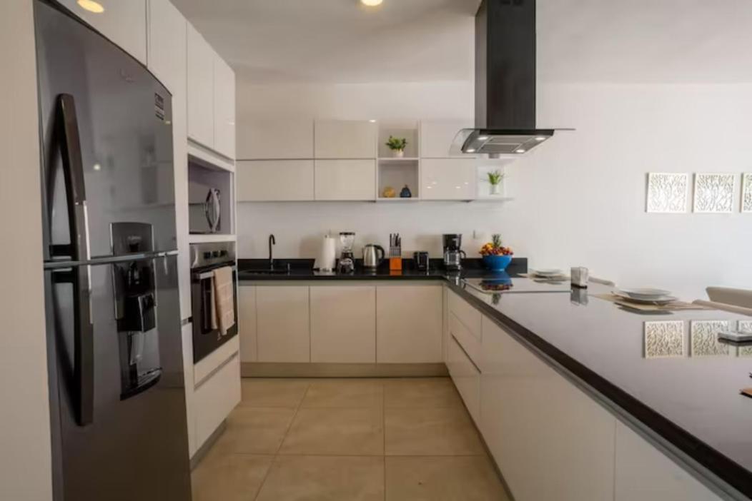 Holiday home 3br Modern House With Pool & Bbq - Great Location! *