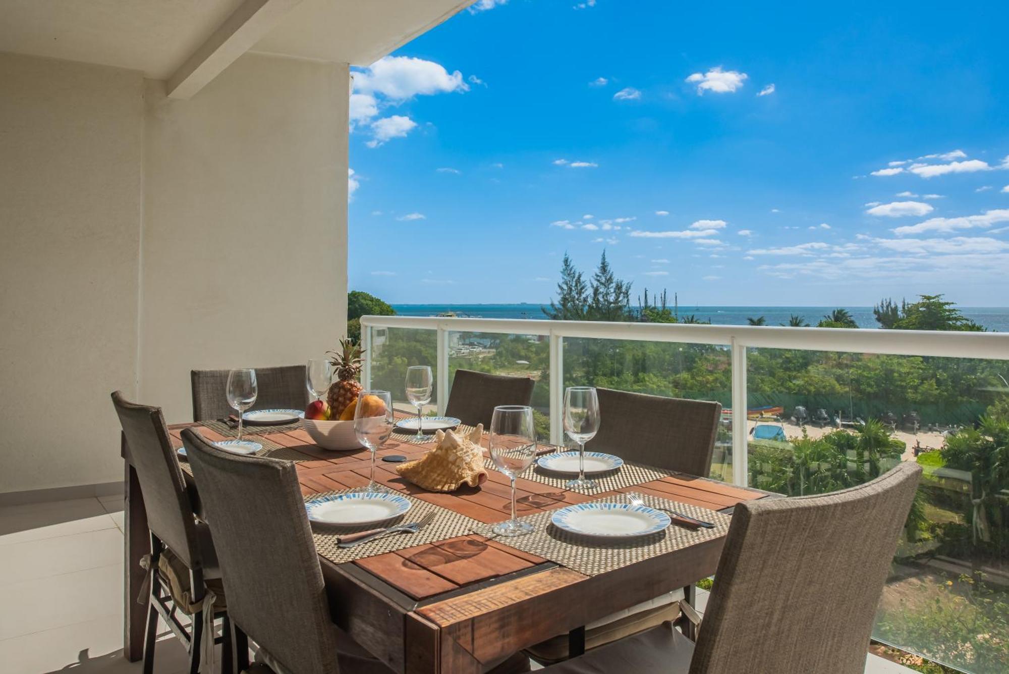 New Beachfront Luxury * Cancun