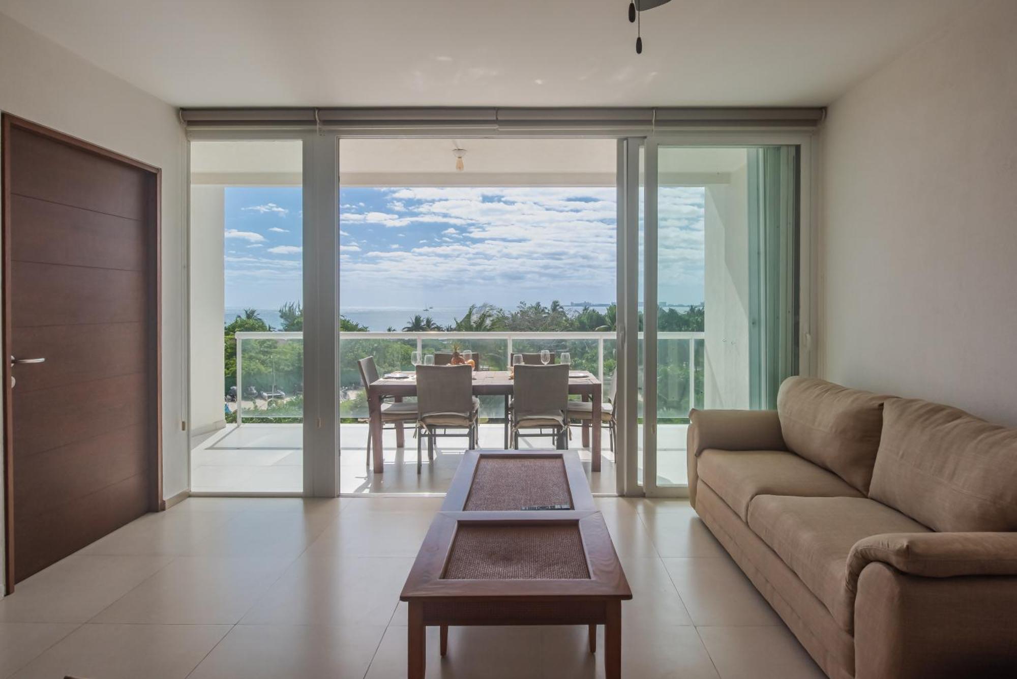 New Beachfront Luxury Apartment