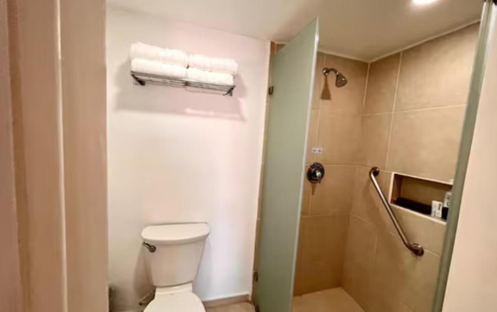 Vacation Getaway With Access & Balcony Cancun
