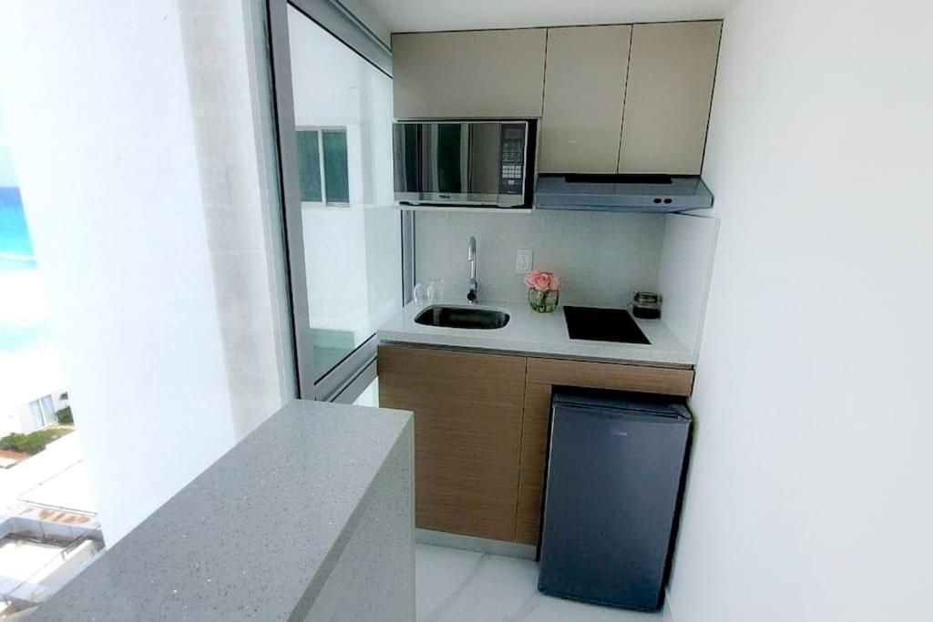Apartamento Recien Remodelado Estudio En La Playa, Piscina, Gimnasio, 4d *