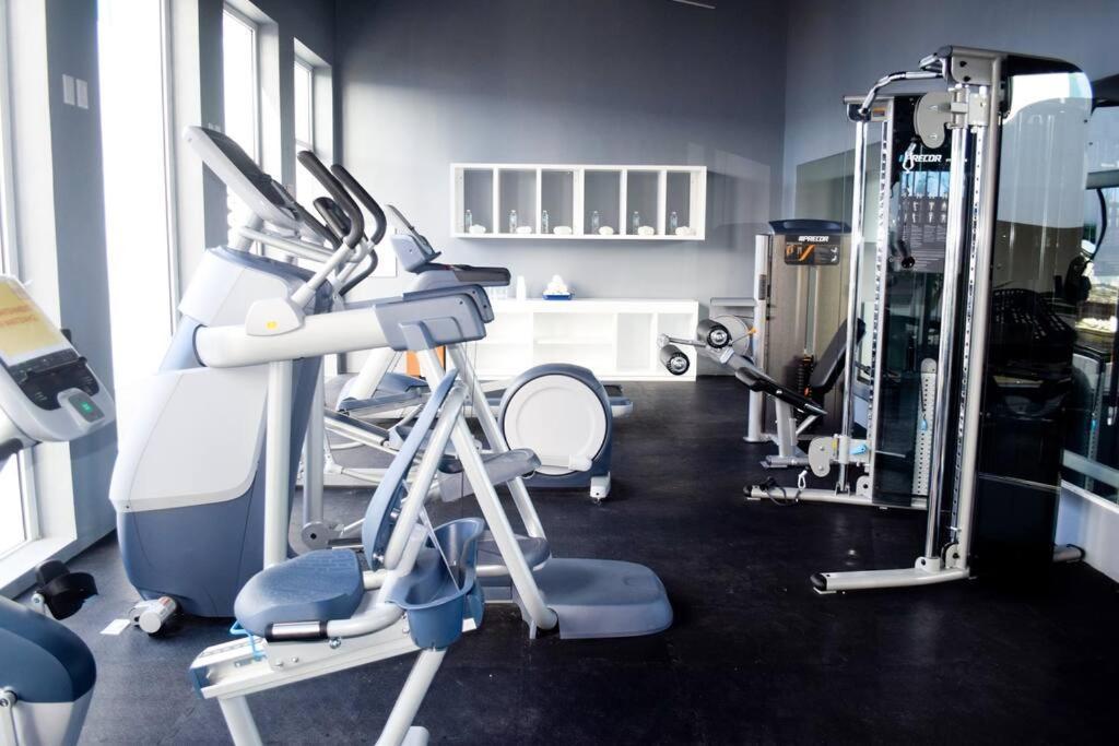 Recien Remodelado Estudio En La Playa, Piscina, Gimnasio, 4d Apartamento Cancún