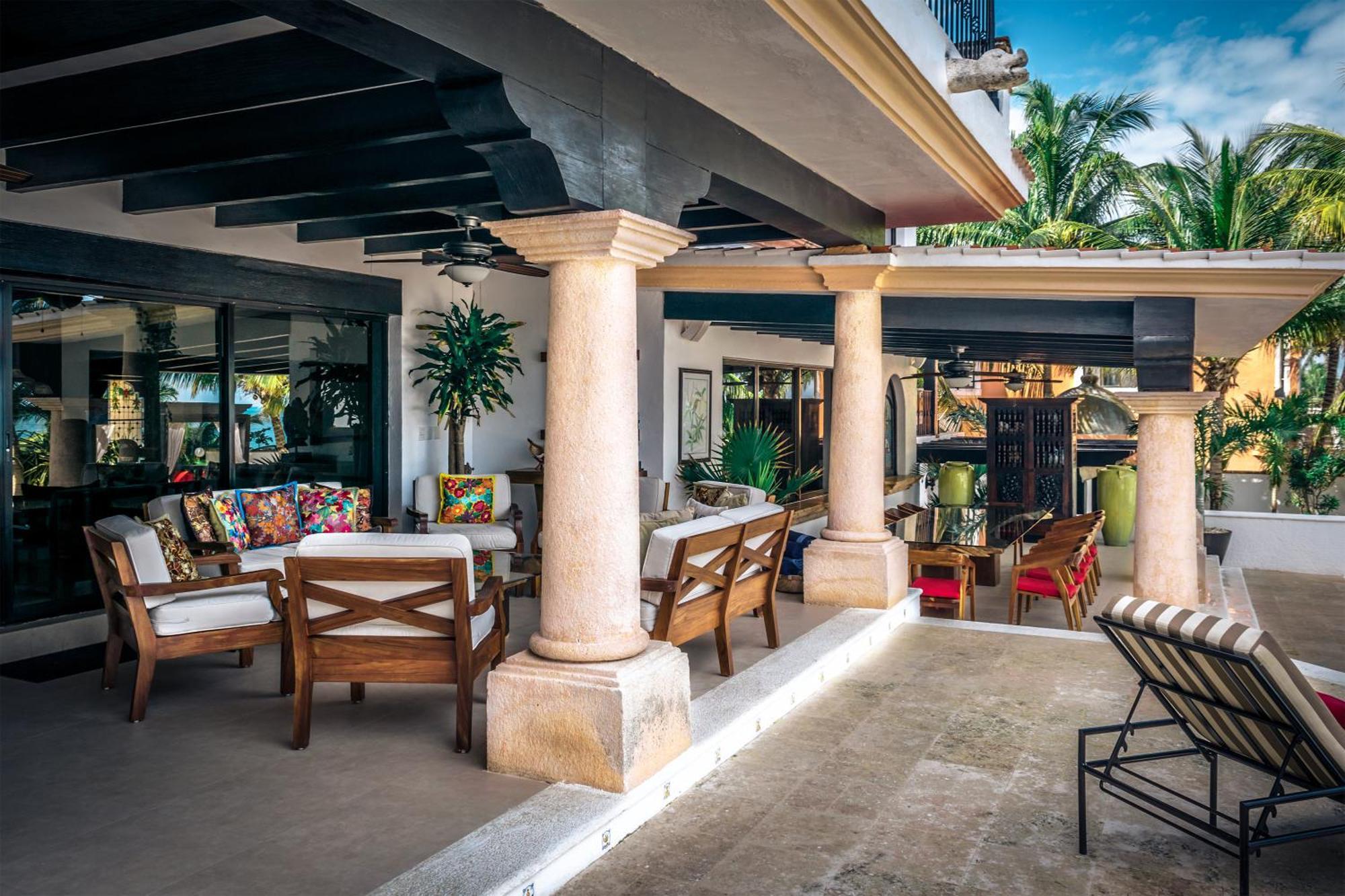 Villa Albatros Oceanfront Luxury Hotelzone Cancun