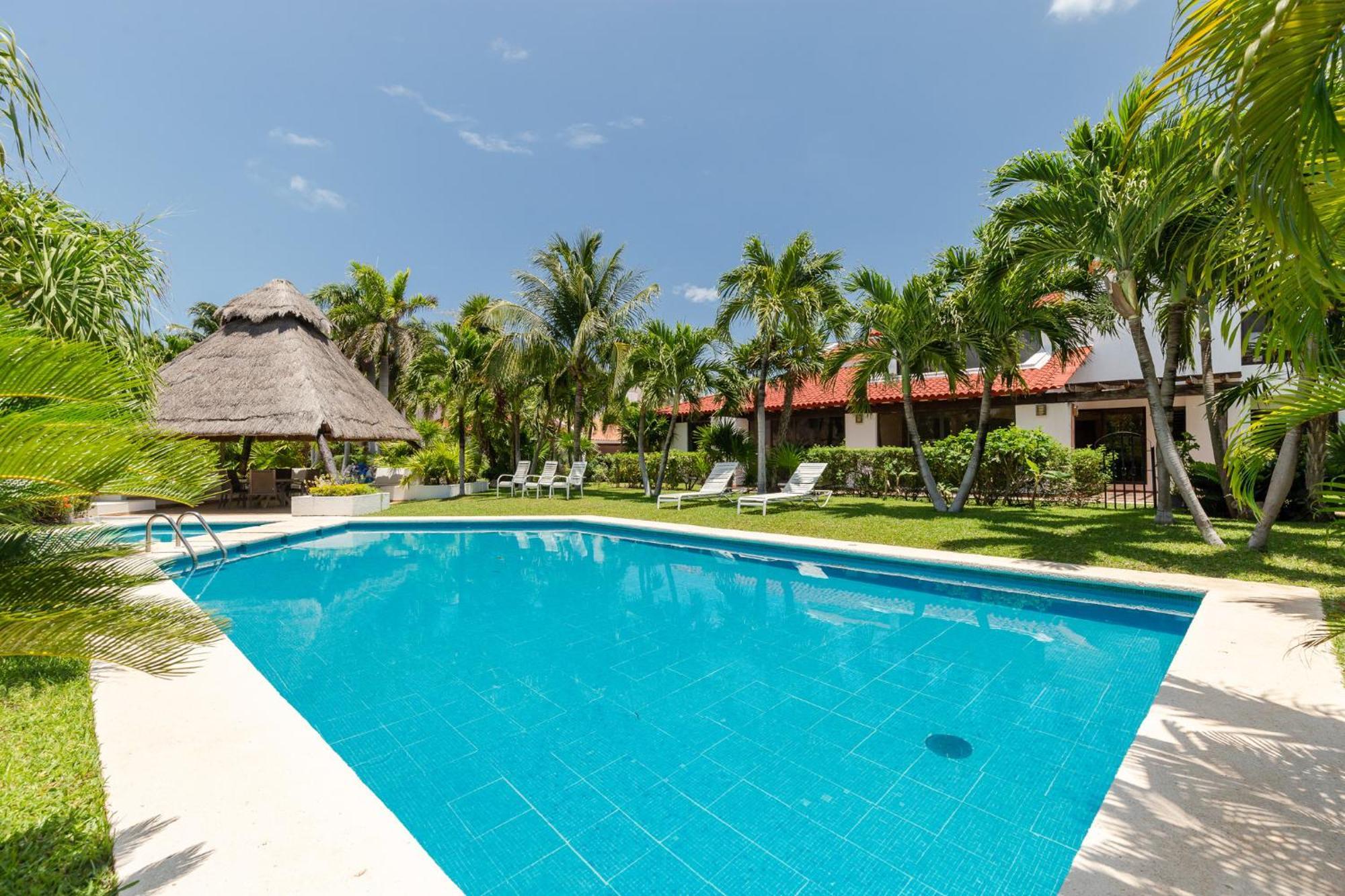 Apartment Large House - Walking To - 10 Guests! Cancun