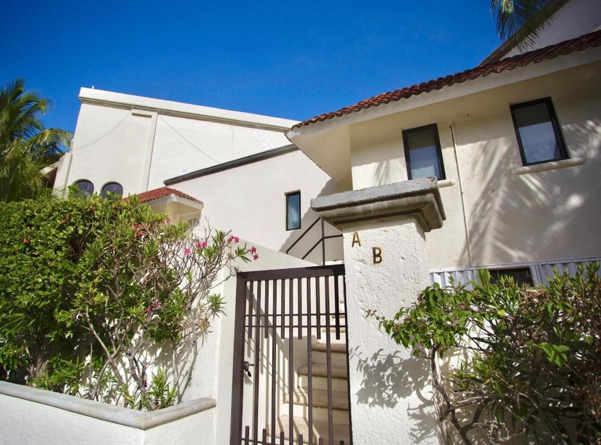Cozy Loft With Pool, One Block From The Beach! Apartment Cancun
