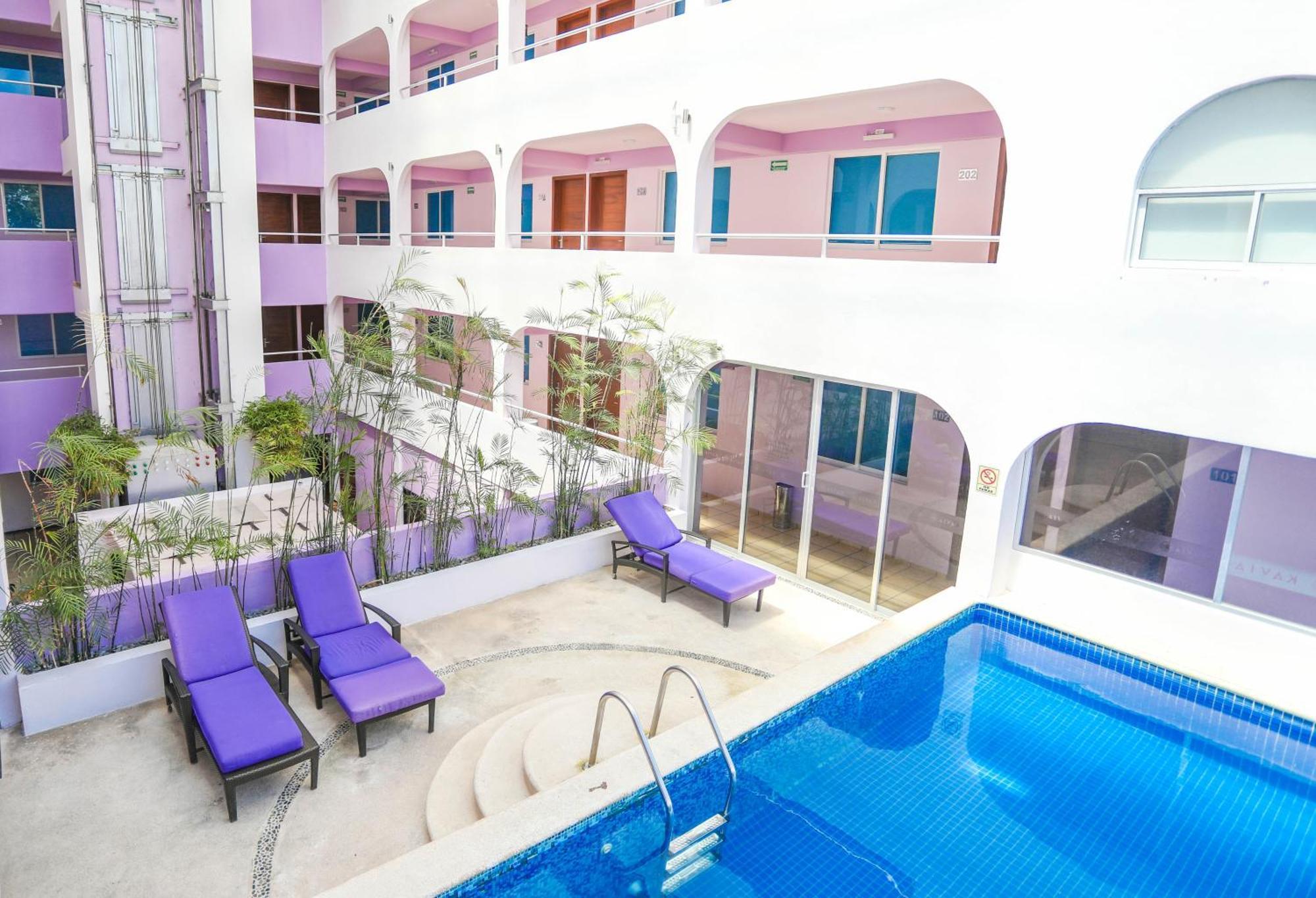 Kavia Hotel 4*