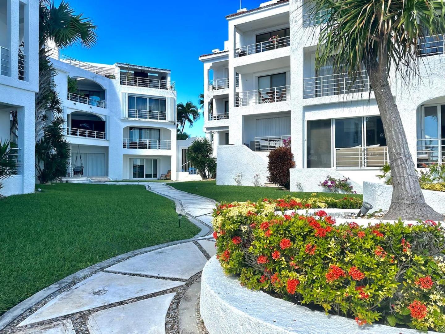 Apartamento Zone Oceanside 2 Bedroom 2 Bath