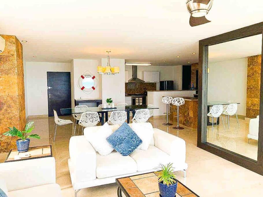 Apartment Beachfront Luxury Facilities Amazing Location *