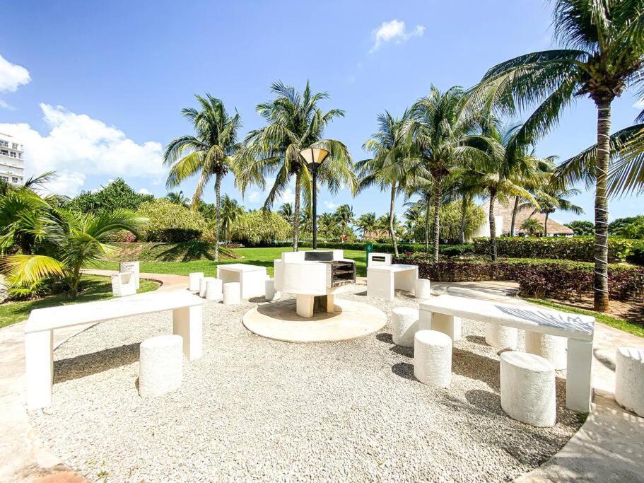 Beachfront Luxury Facilities Amazing Location Apartment Cancun