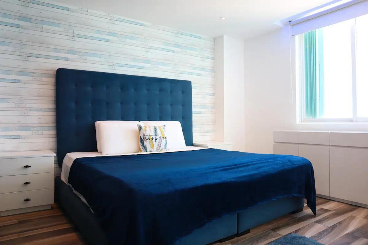 Encantadora Con Vistas Al Mar, Oleo Boutique - Oleo3103 - Cancún