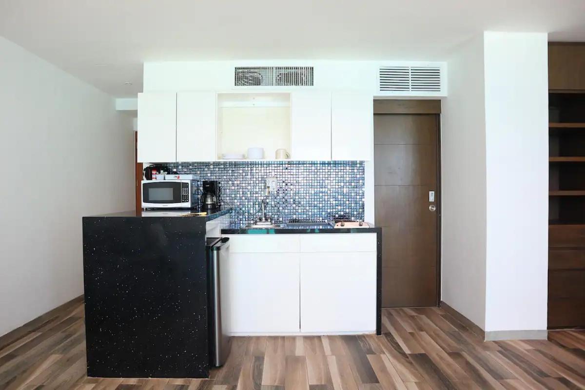 Encantadora Con Vistas Al Mar, Oleo Boutique - Oleo3103 -