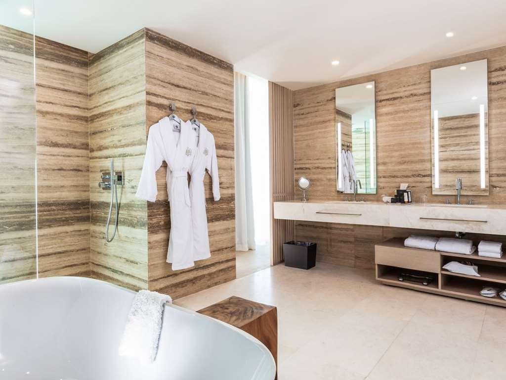 Hotel Sls *