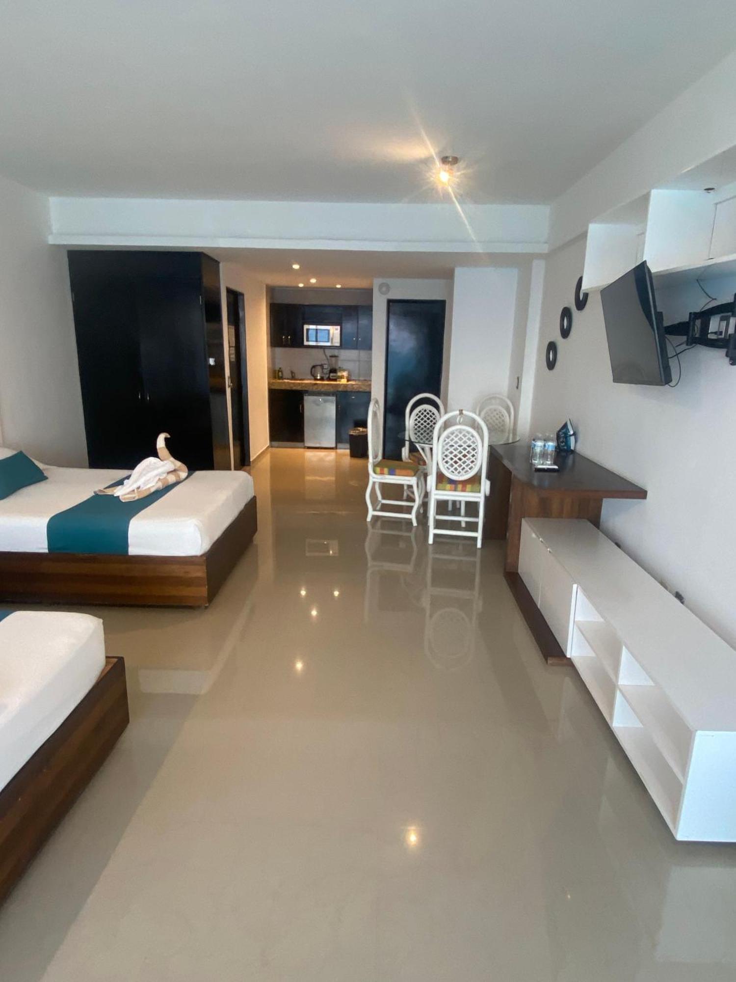 New Kristal Oceanfront - Best Location Apartment