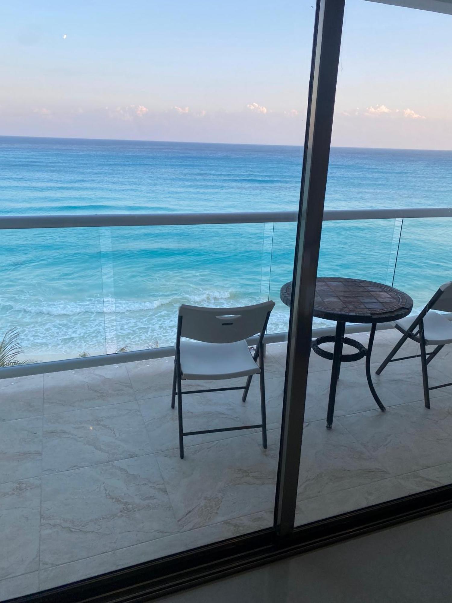 New Kristal Oceanfront - Best Location Apartment
