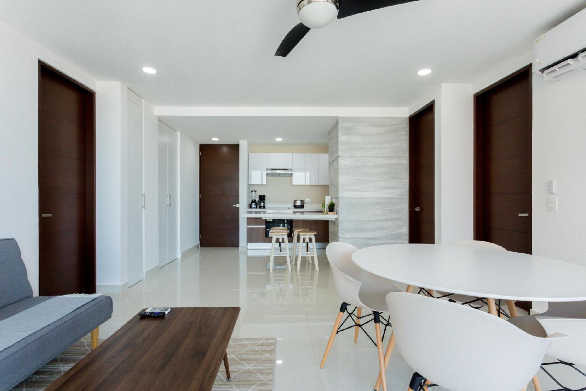 Departamento En Zona Hotelera Con Acceso A Alberca En Rooftop * Cancún