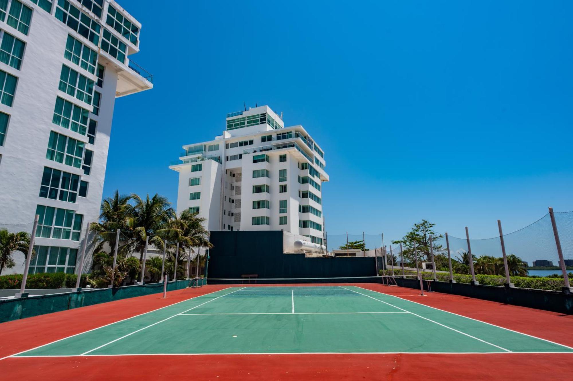 Ocean View In Complex Apartment *