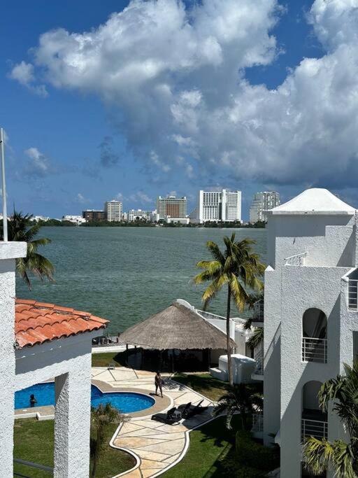 Apartment Luxurious Lagoon-front In Zone Tranquility Meets Elegance Near Attractions And Beaches *