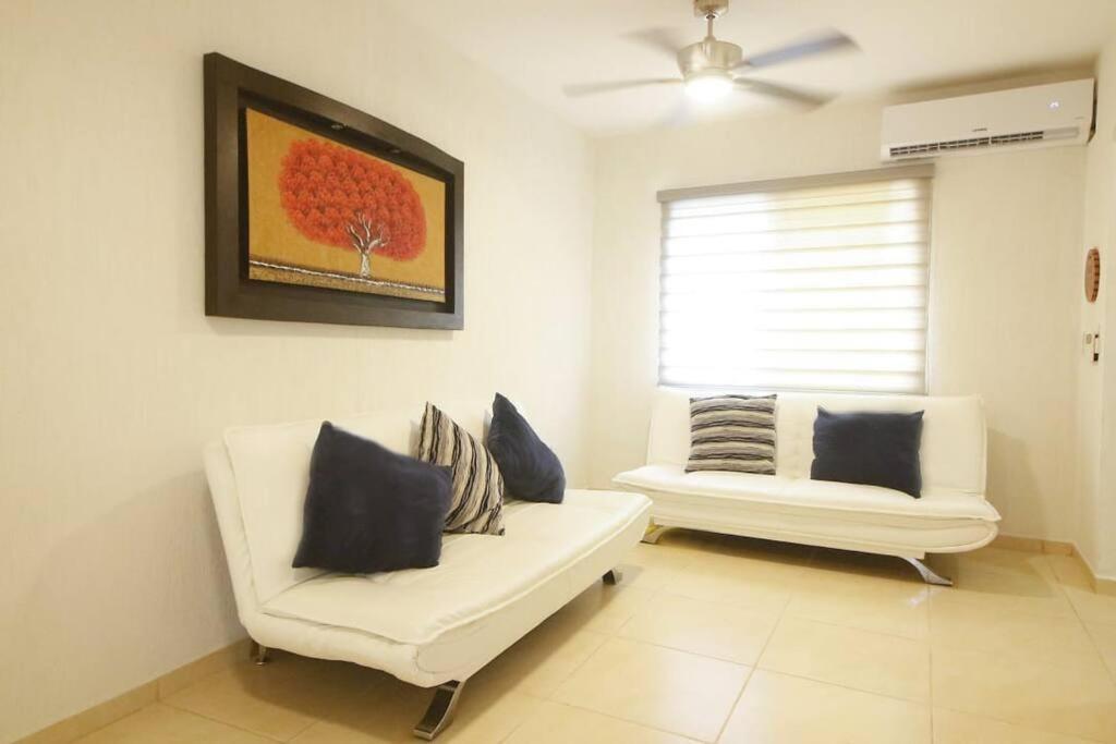 Casa-piscina-3hab-bano Privado-wifi 50 Mbps-tina Holiday home *