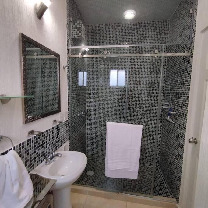 Casa-piscina-3hab-bano Privado-wifi 50 Mbps-tina *