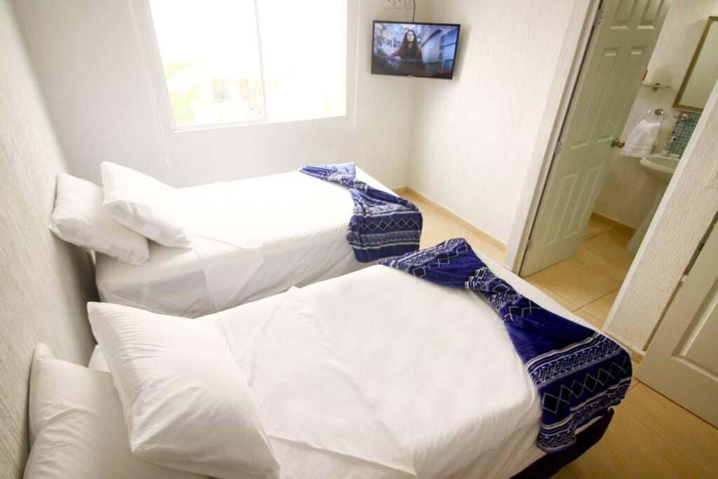 Casa-piscina-3hab-bano Privado-wifi 50 Mbps-tina Holiday home *