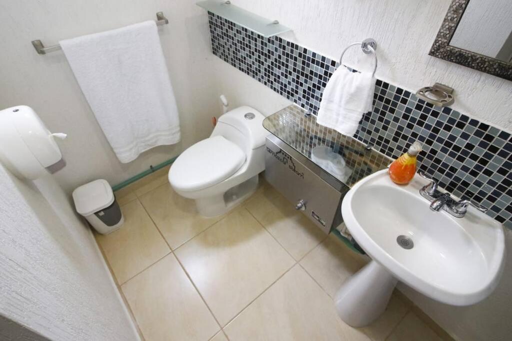 Holiday home Casa-piscina-3hab-bano Privado-wifi 50 Mbps-tina