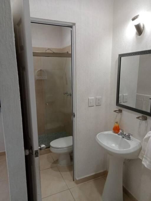 Casa-piscina-3hab-bano Privado-wifi 50 Mbps-tina Holiday home *