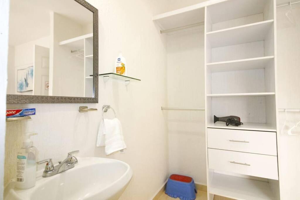 Casa-piscina-3hab-bano Privado-wifi 50 Mbps-tina Holiday home Cancun