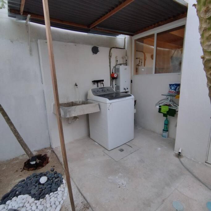 Holiday home Casa-piscina-3hab-bano Privado-wifi 50 Mbps-tina Cancun