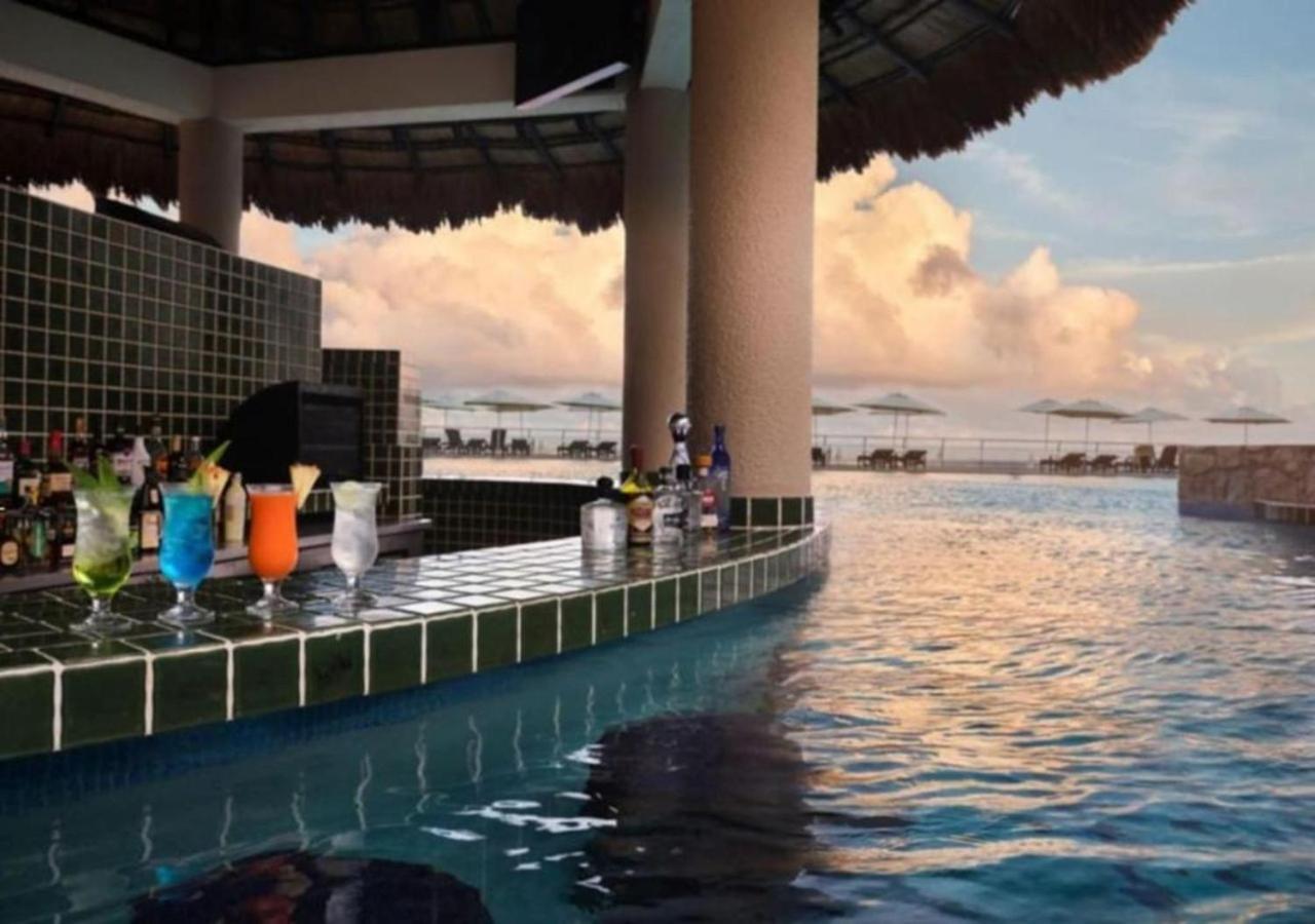 Enjoy The White In A 1bd Vacation Onsite Infinity Pool, Spa, And Mini Golf Cancun