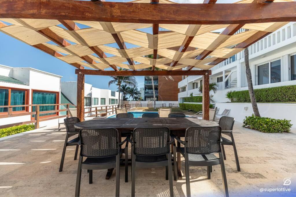 Deluxe Ocean View 3b With Great Location