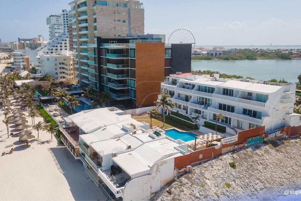 Deluxe Ocean View 3b With Great Location Apartment *
