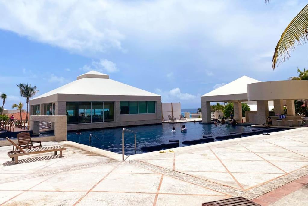 - Steps To And Water Fun Apartment