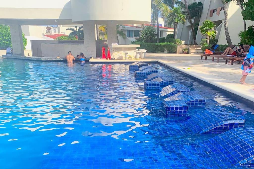 Apartment - Steps To And Water Fun Cancun