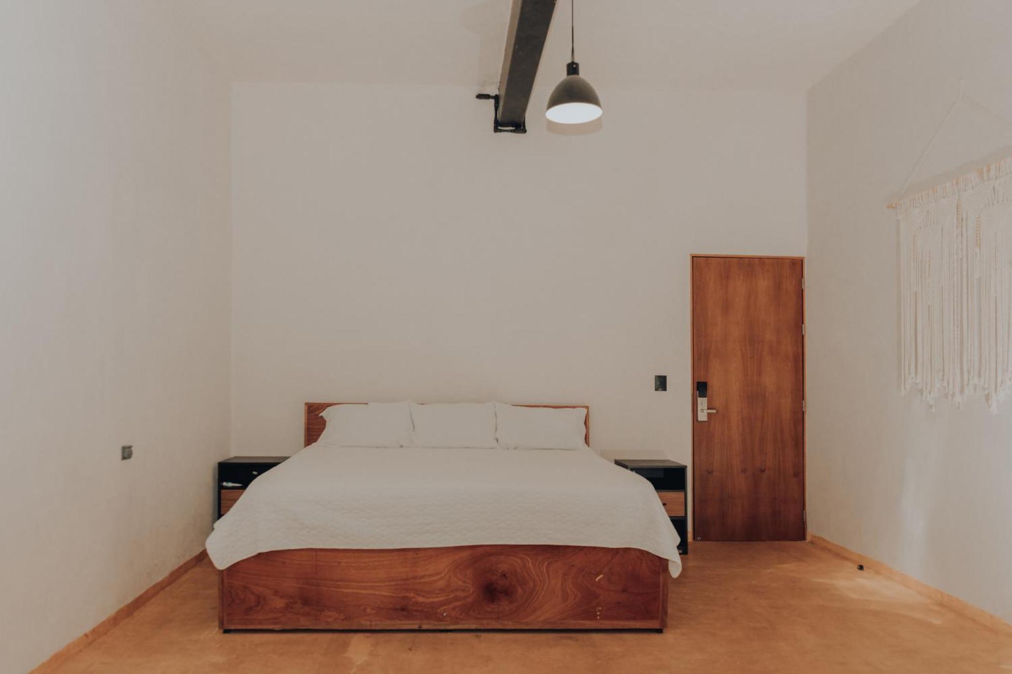 Caleta Rooftop & Pool Hostel *