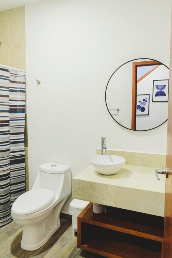 2 Bedrooms, Ocean View Balcony Apartment *