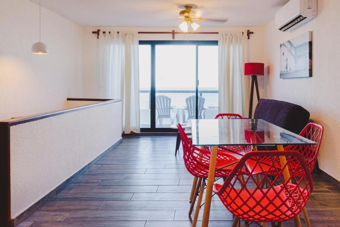 2 Bedrooms, Ocean View Balcony * Cancun