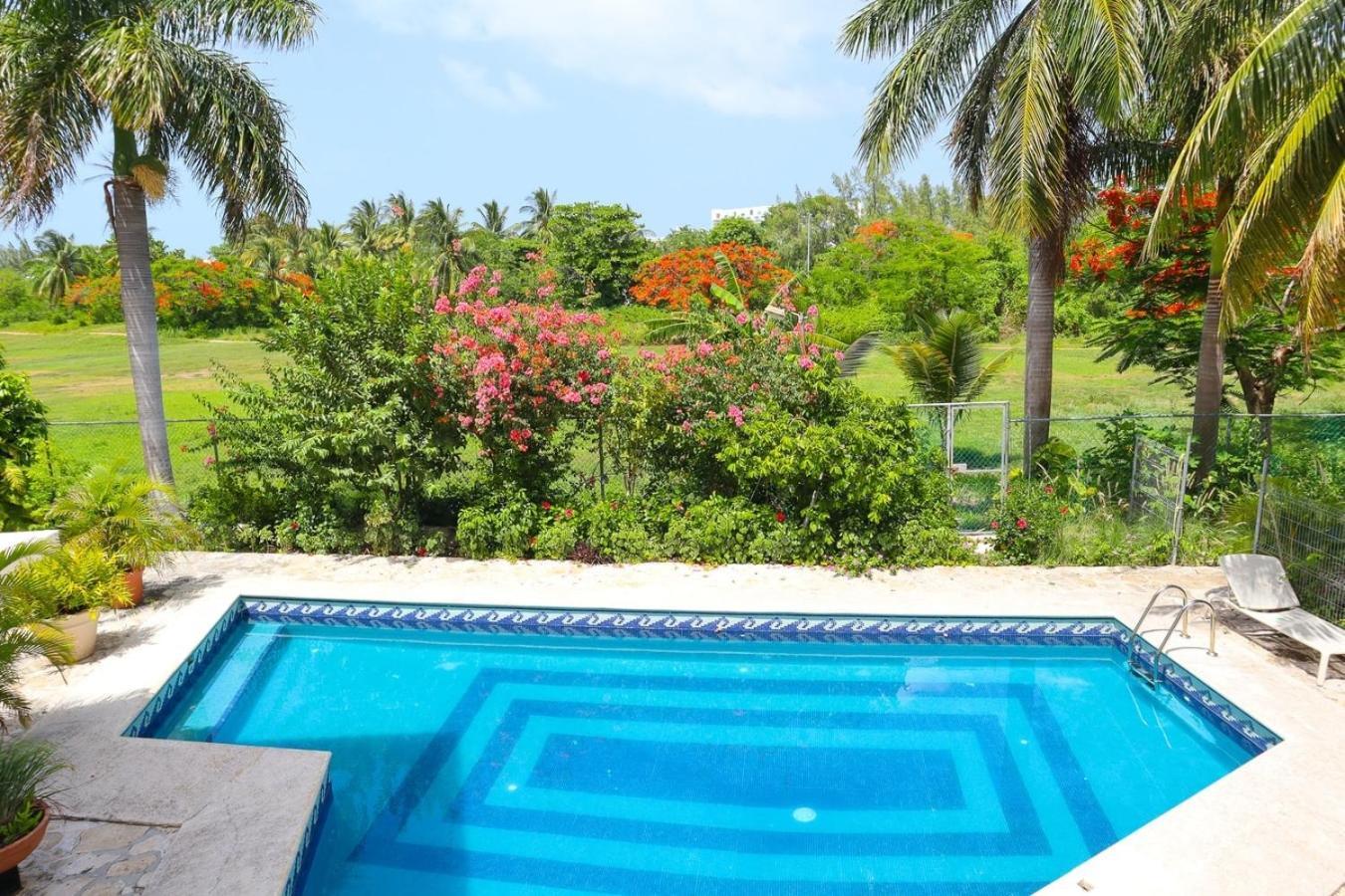 With Pool, And 5-min Walk To The *