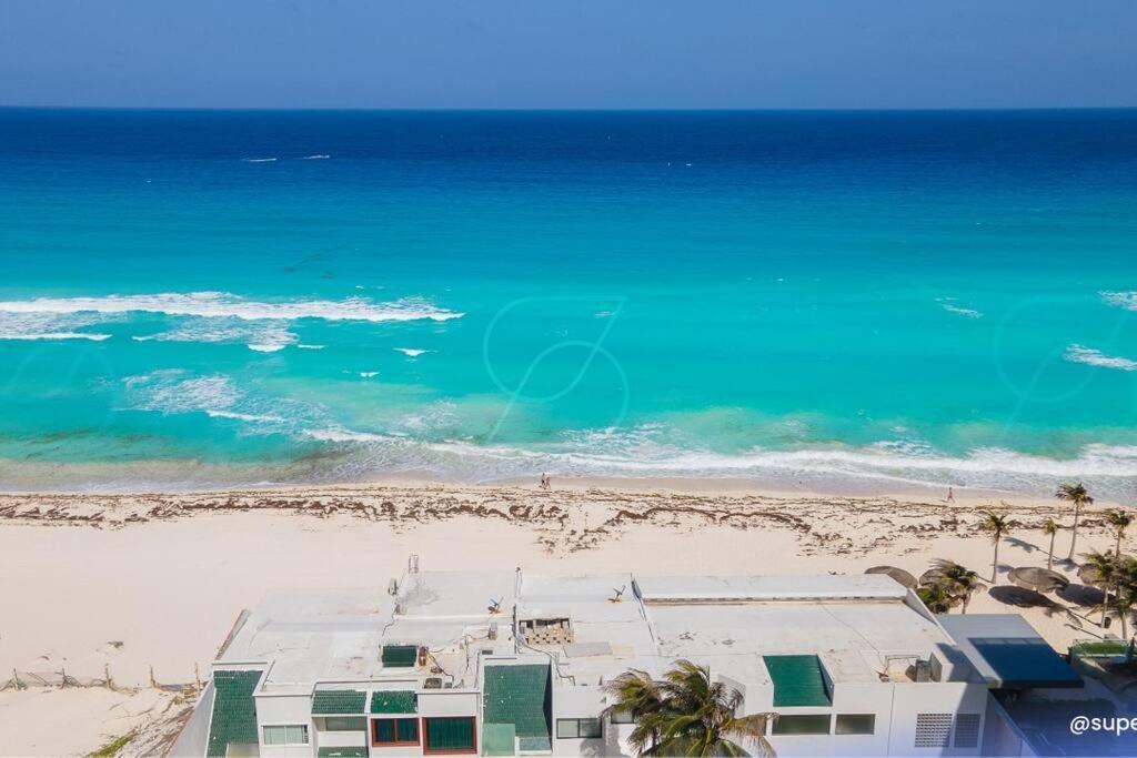 Apartment Deluxe Beachfront 4b