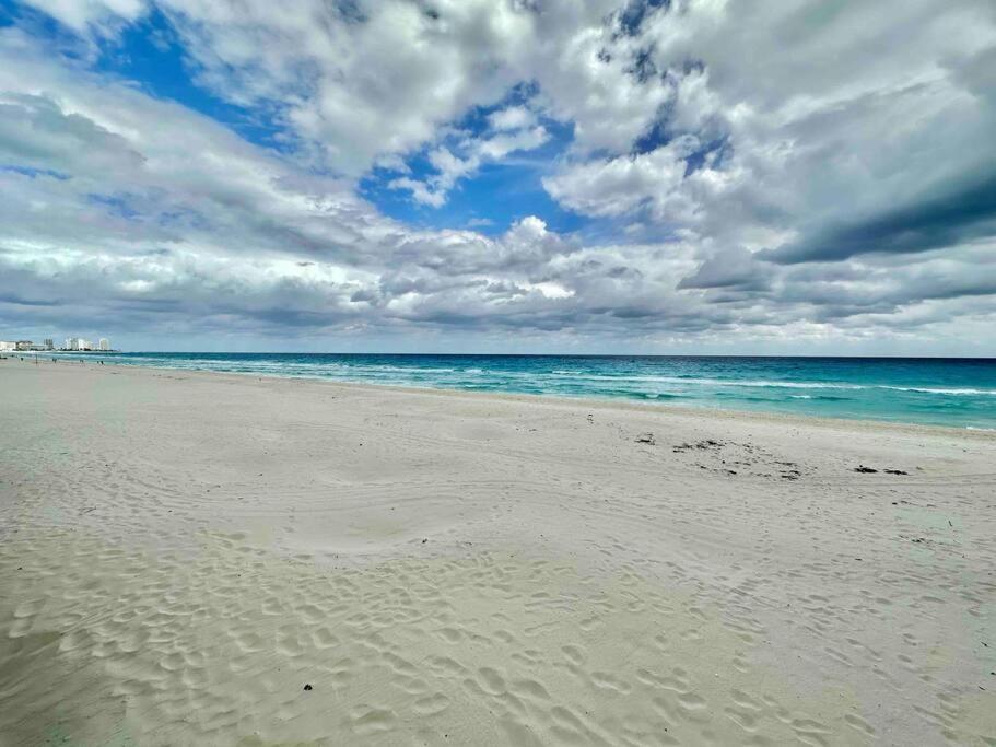 Deluxe Beachfront 4b *