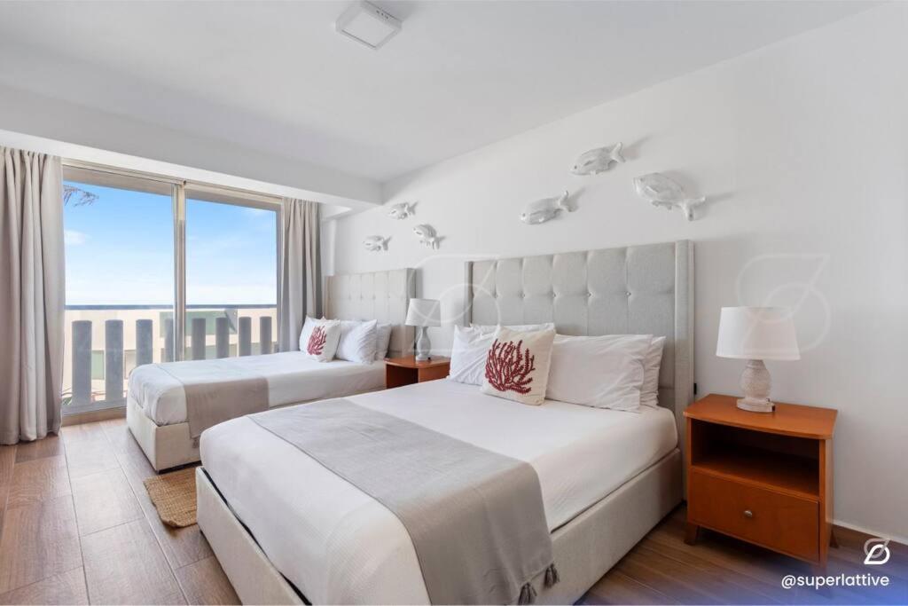 Deluxe Beachfront 4b