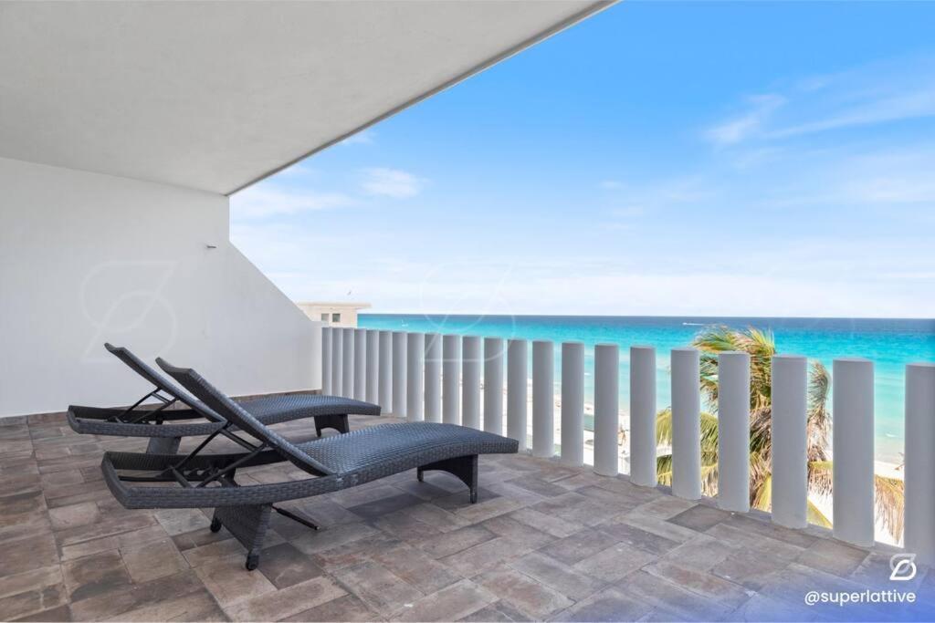 Deluxe Beachfront 4b Apartment