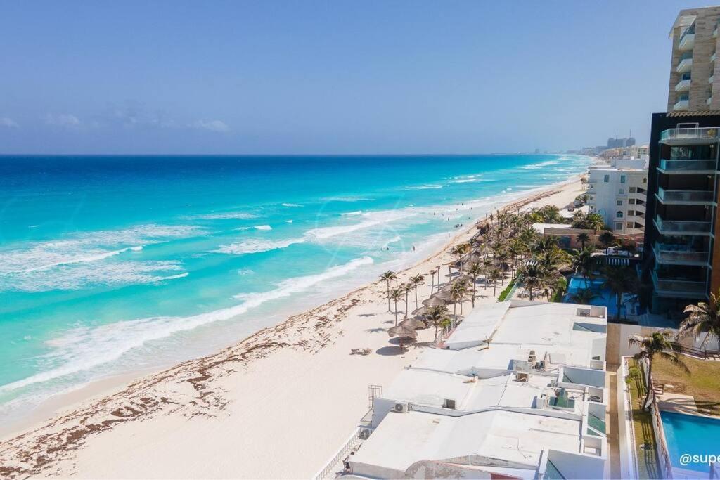 Deluxe Beachfront 4b *