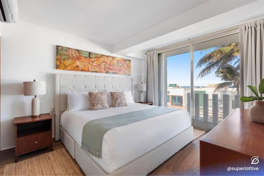 Deluxe Beachfront 4b *