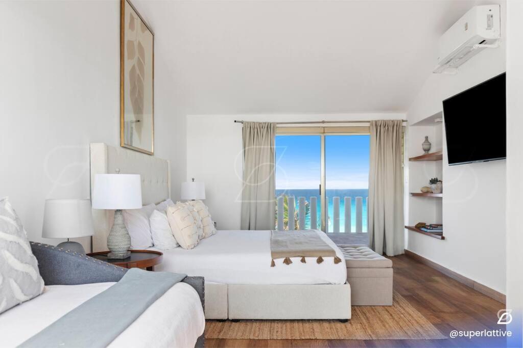 Deluxe Beachfront 4b Apartment Cancun