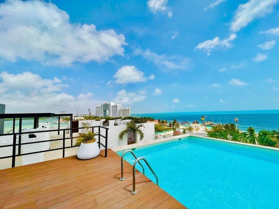 1 Min Walking The Beach, Amazing Rooftop,brandnew Apartment