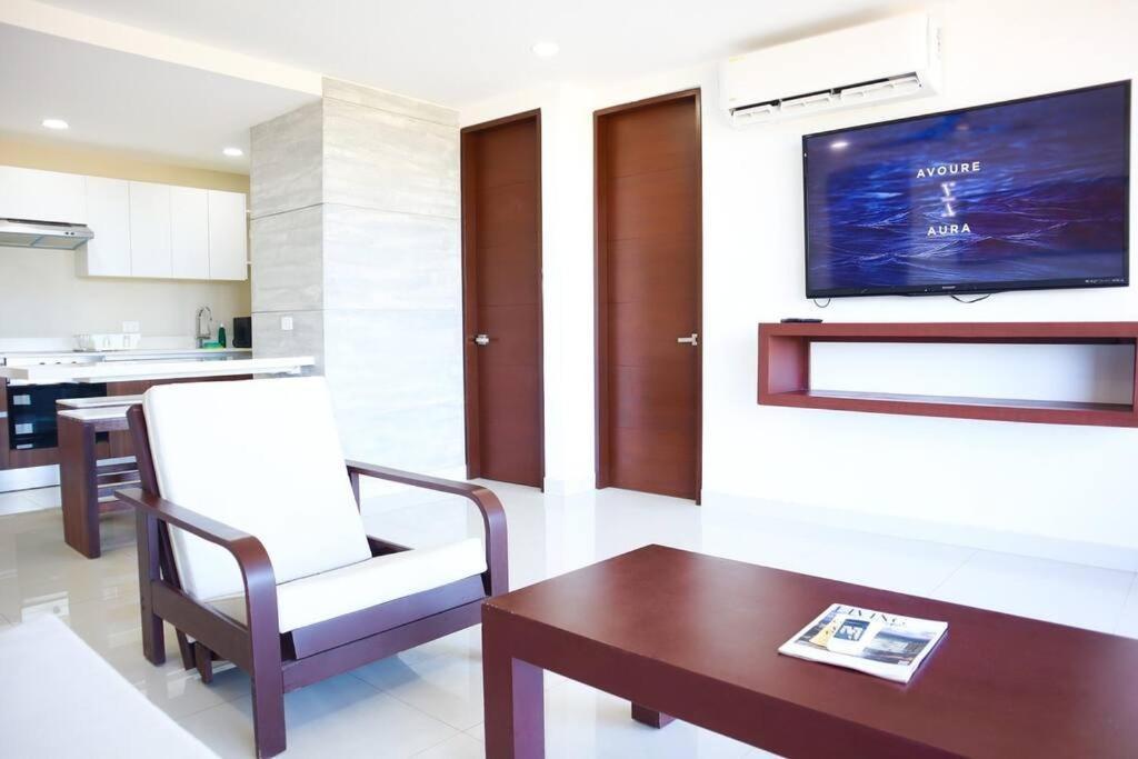 Apartment 1 Min Walking The Beach, Amazing Rooftop,brandnew