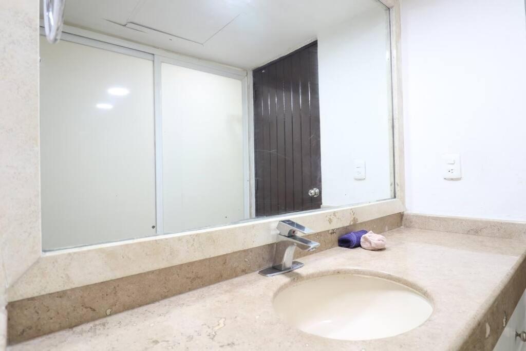 Modern With Lagoon View Apartment Cancun