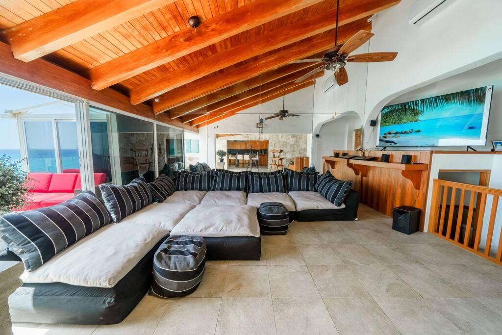 Oceanview Penthouse With Jacuzzi At Zone Villa