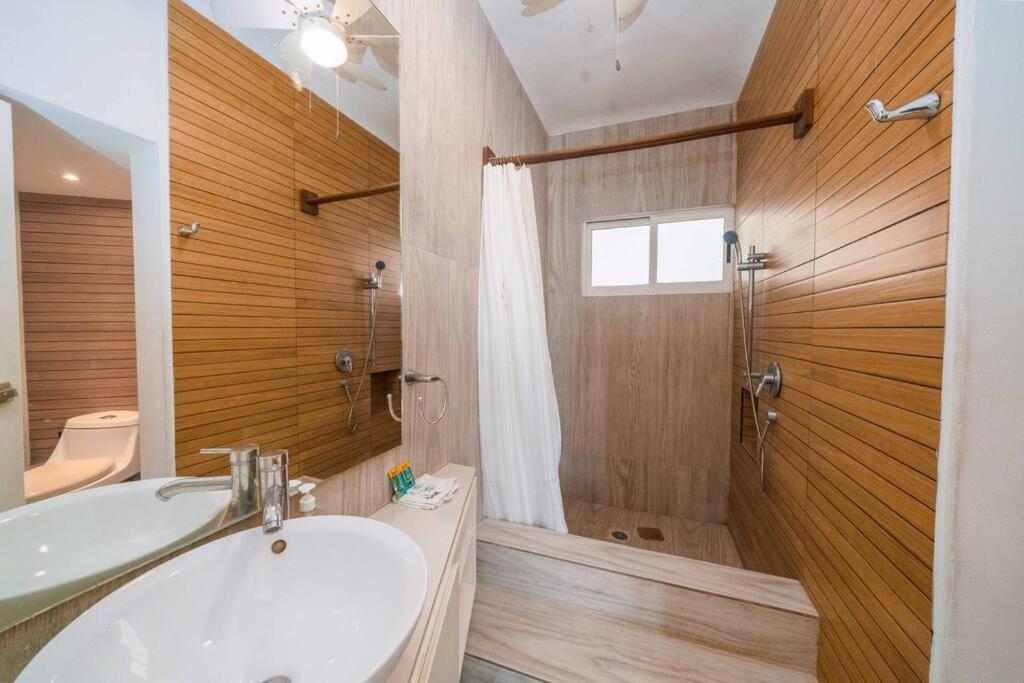 Oceanview Penthouse With Jacuzzi At Zone Cancun